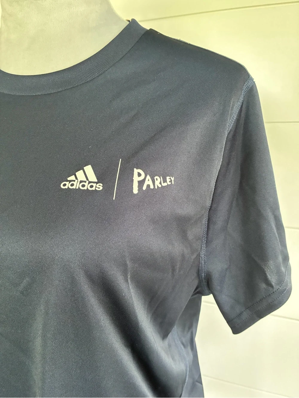 Adidas Parley Short-Sleeve Athletic Tee women’s Sz XL NWT/0241 - Picture 2 of 10
